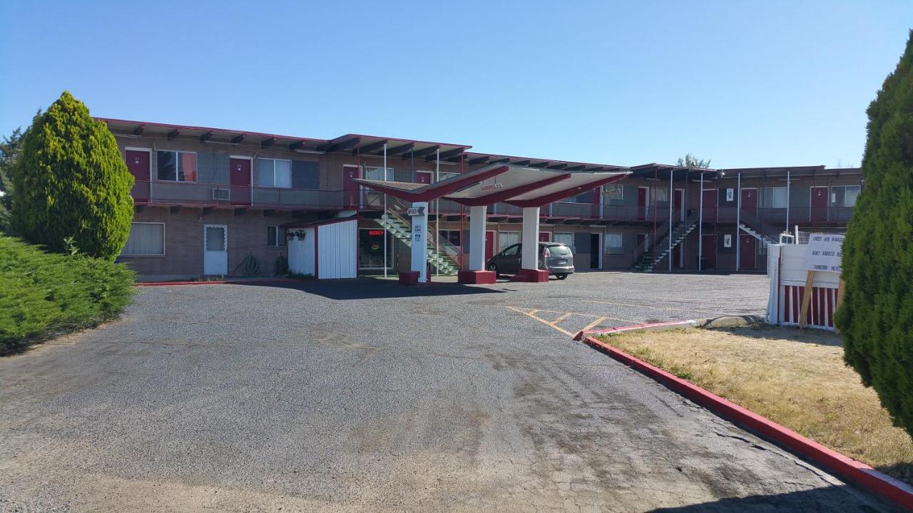 | Thunder Bird Motel
