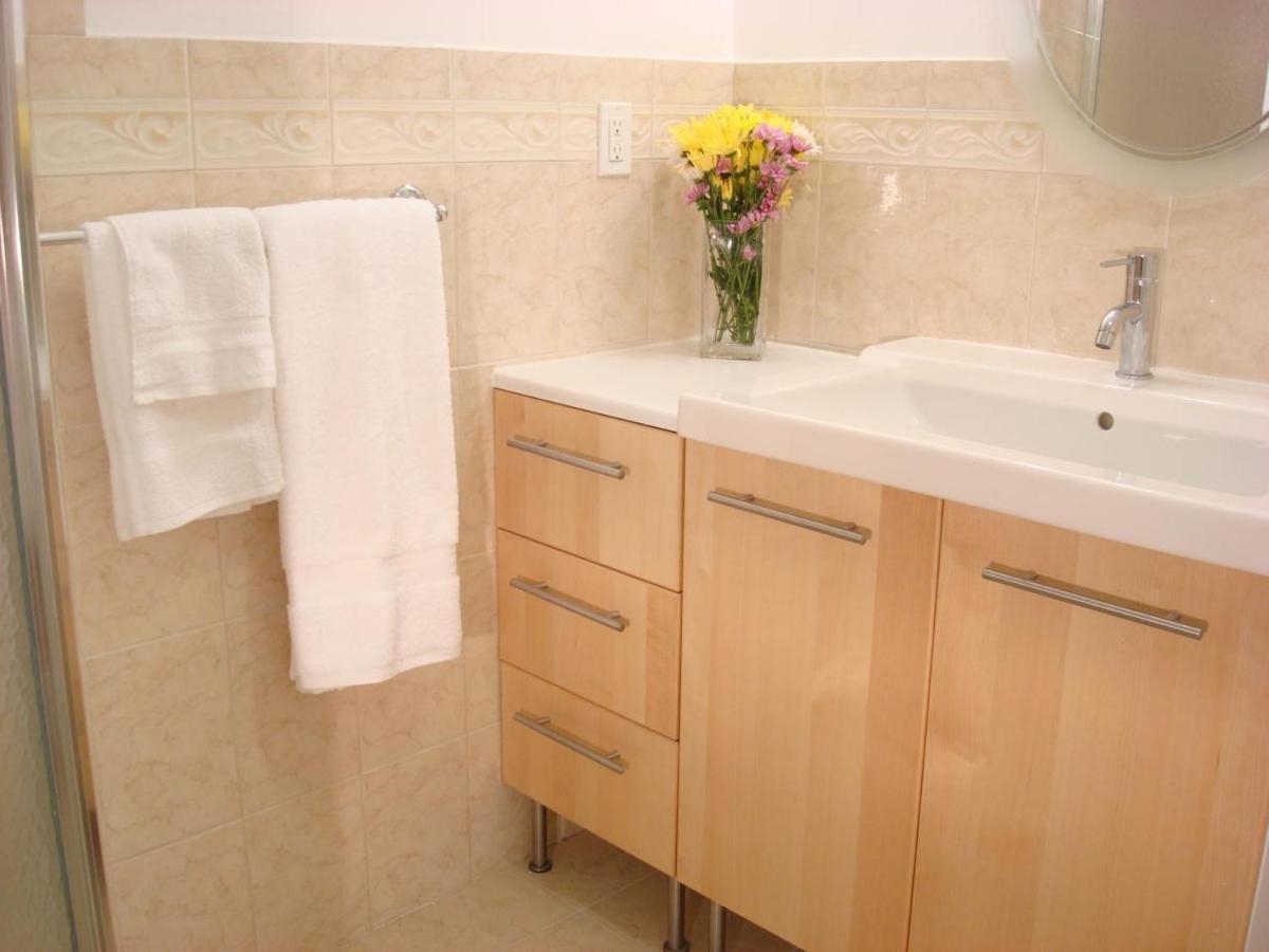 | Bowers House Bed and Breakfast