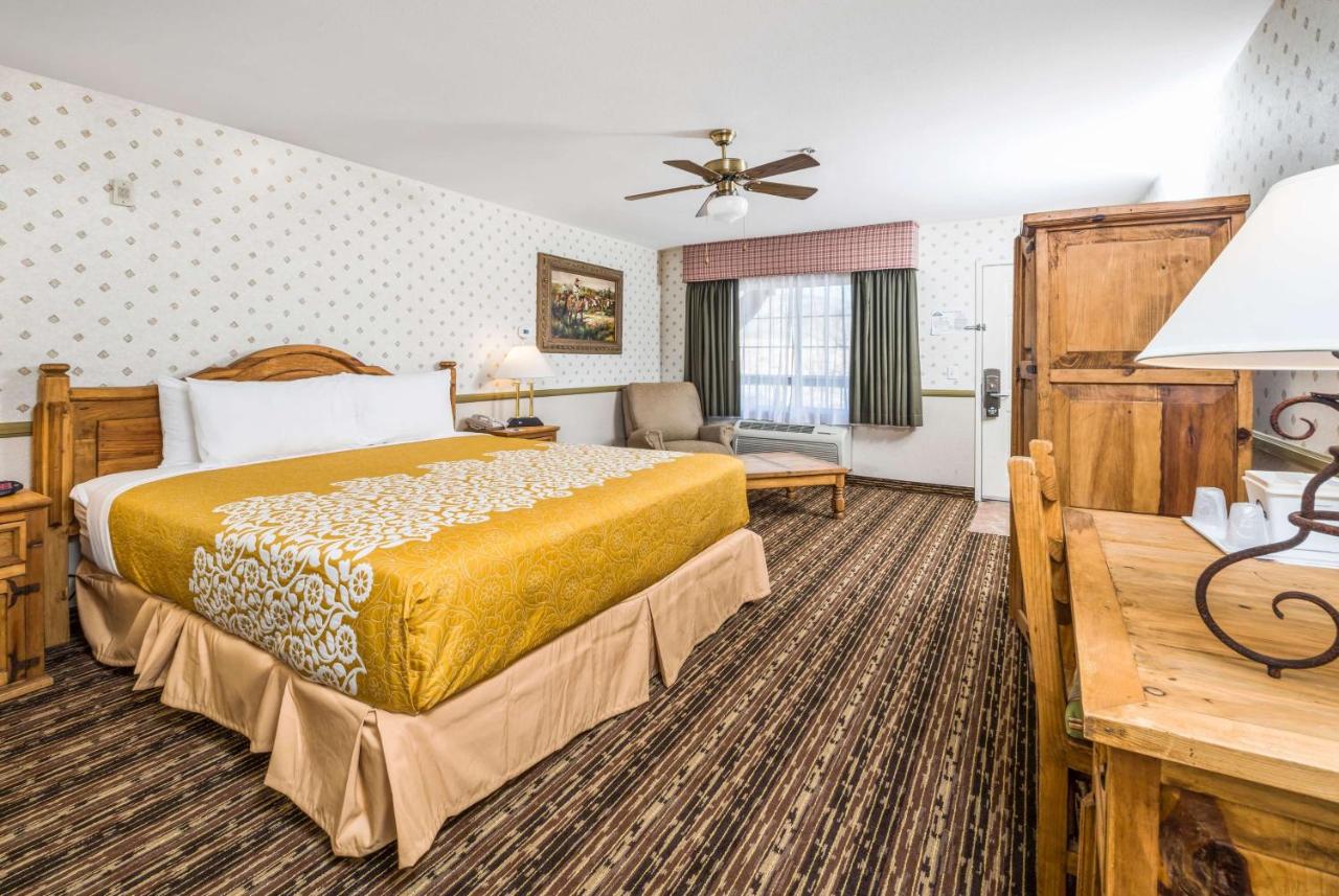 | Days Inn by Wyndham Lebec