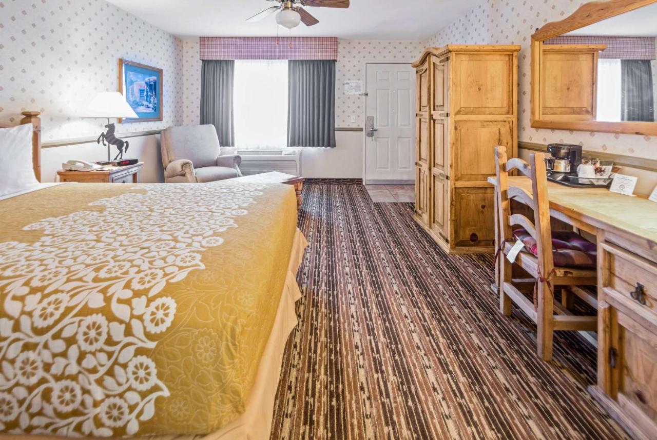 | Days Inn by Wyndham Lebec