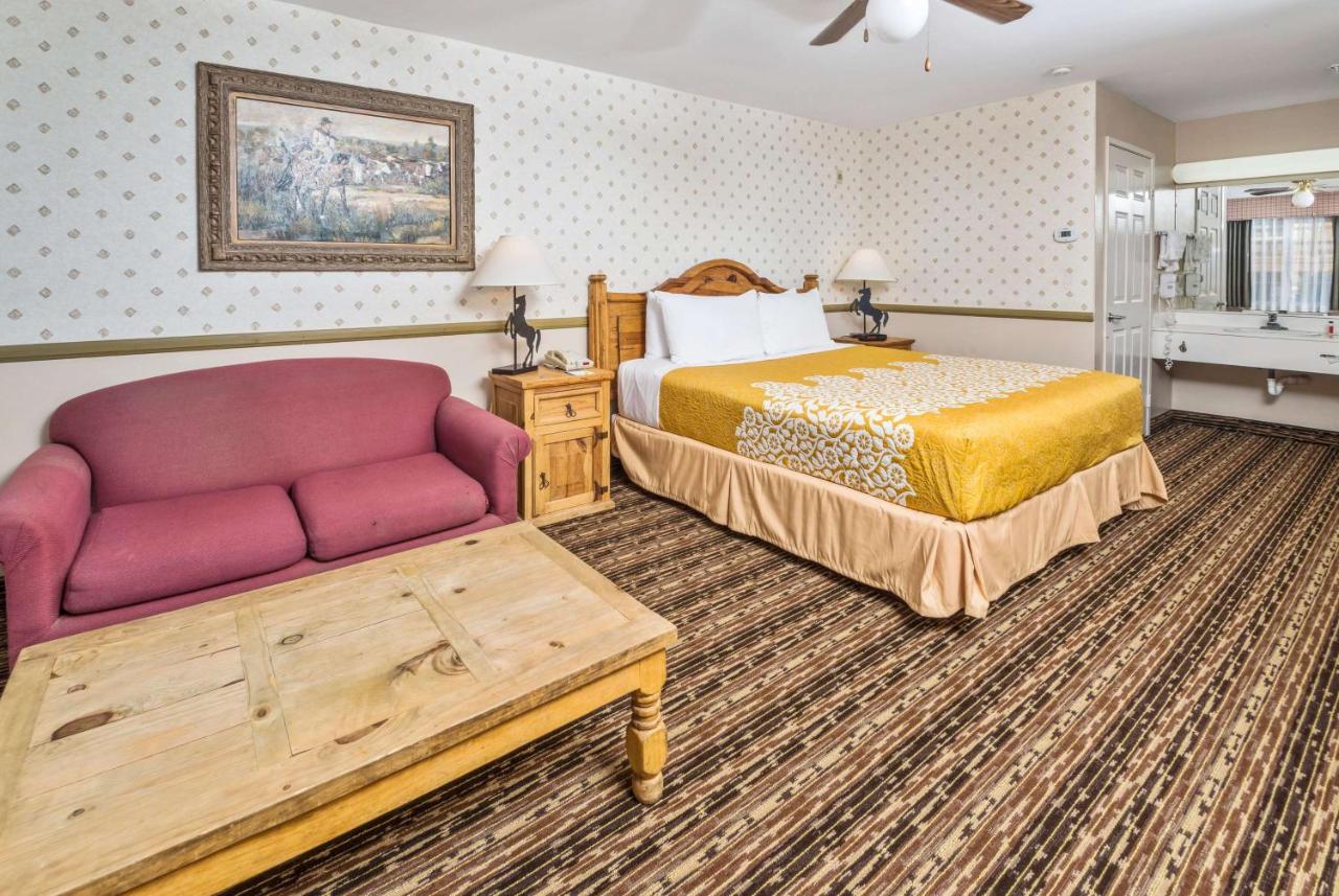 | Days Inn by Wyndham Lebec