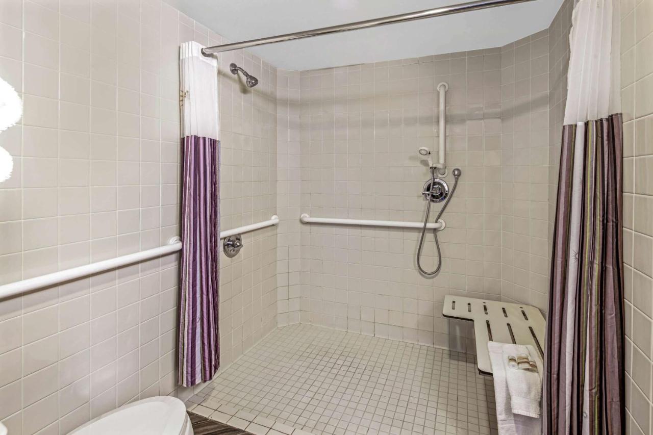 Double Room with Two Double Beds and Bath Tub - Mobility Accessible/Non-Smoking at La Quinta Inn & Suites by Wyndham Anaheim