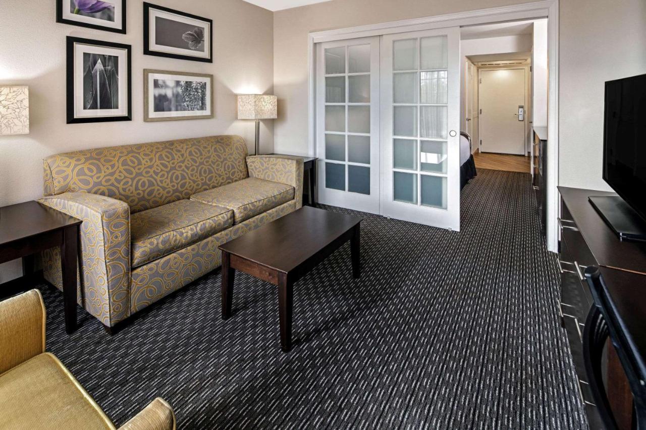 King Suite with Sofa Bed at La Quinta Inn & Suites by Wyndham Anaheim