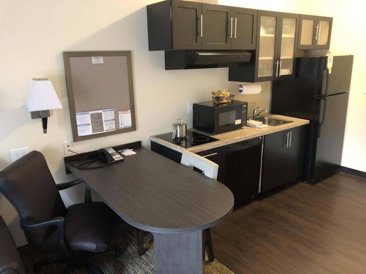 | Candlewood Suites Greenville NC, an IHG Hotel