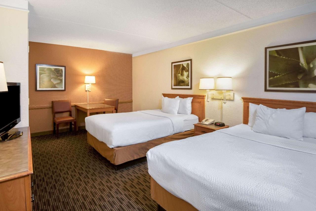 2 Full Beds, Mobility/Hearing Accessible Room, Roll-In Shower, Non-Smoking at La Quinta Inn by Wyndham San Antonio Market Square
