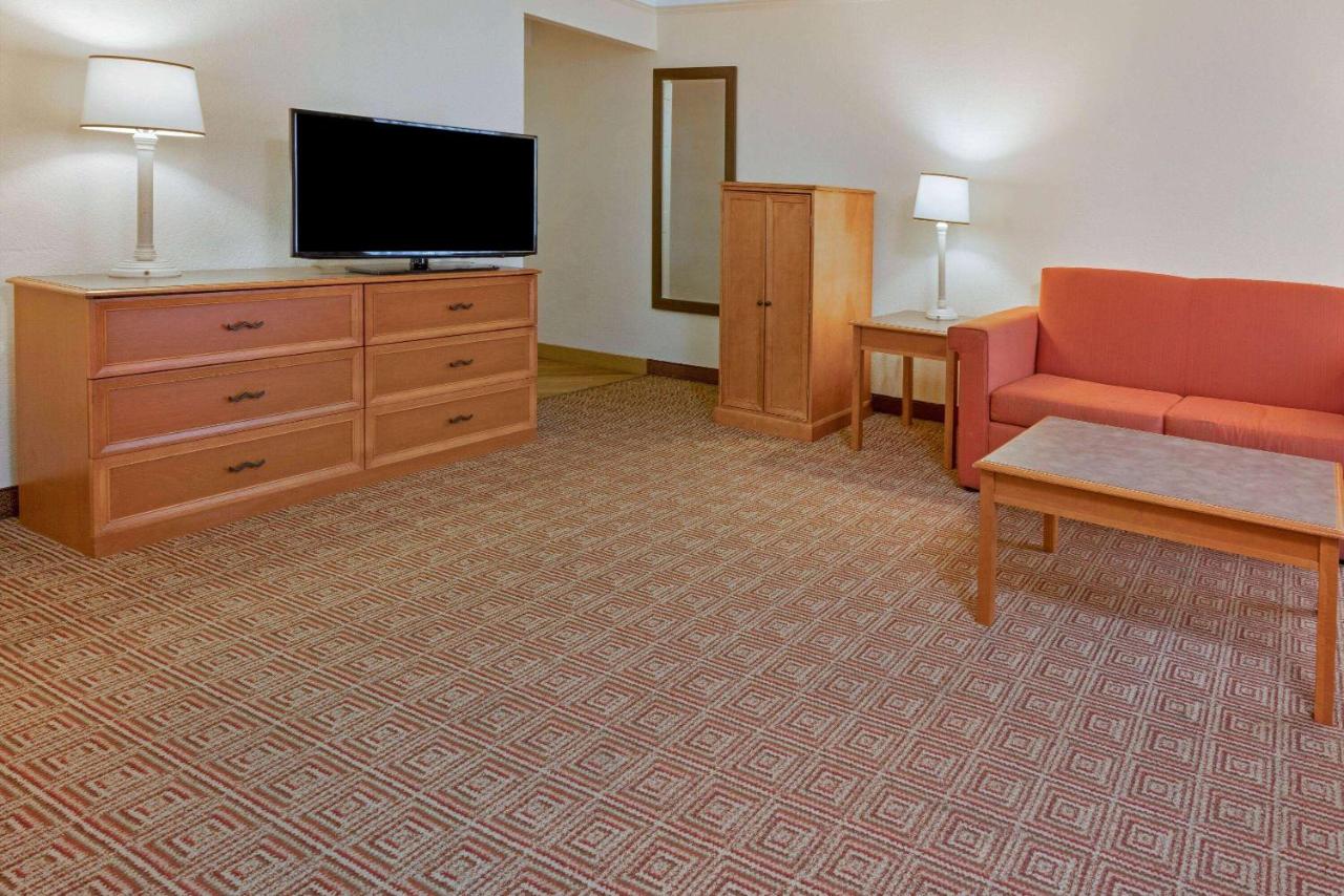 | La Quinta Inn & Suites by Wyndham Salt Lake City - Layton