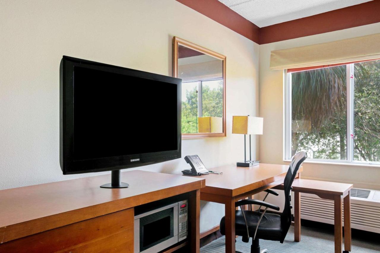 | La Quinta by Wyndham Miami Cutler Bay