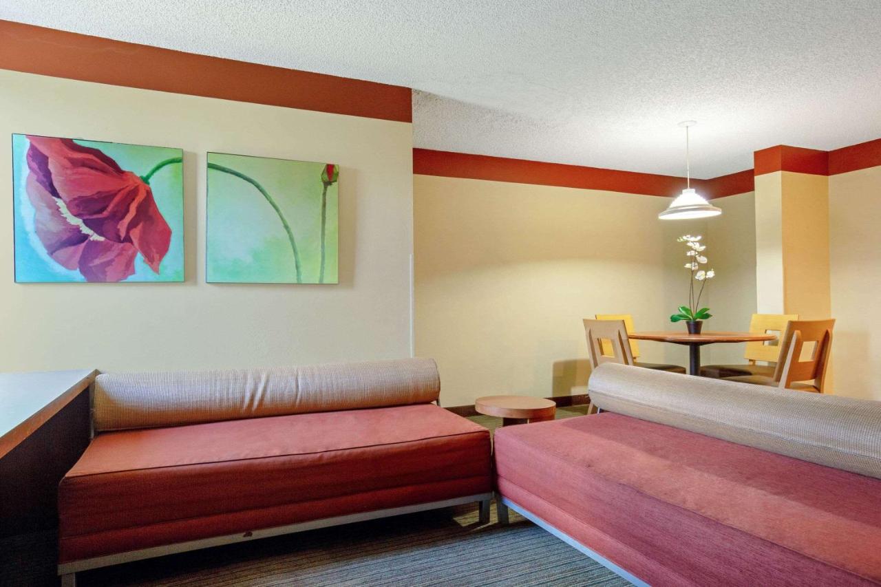 | La Quinta by Wyndham Miami Cutler Bay