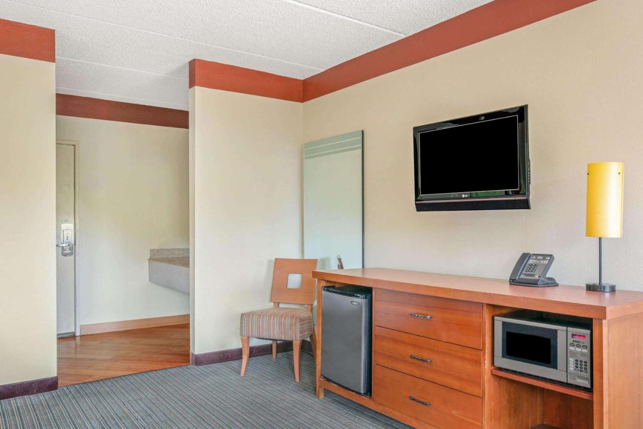 | La Quinta by Wyndham Miami Cutler Bay