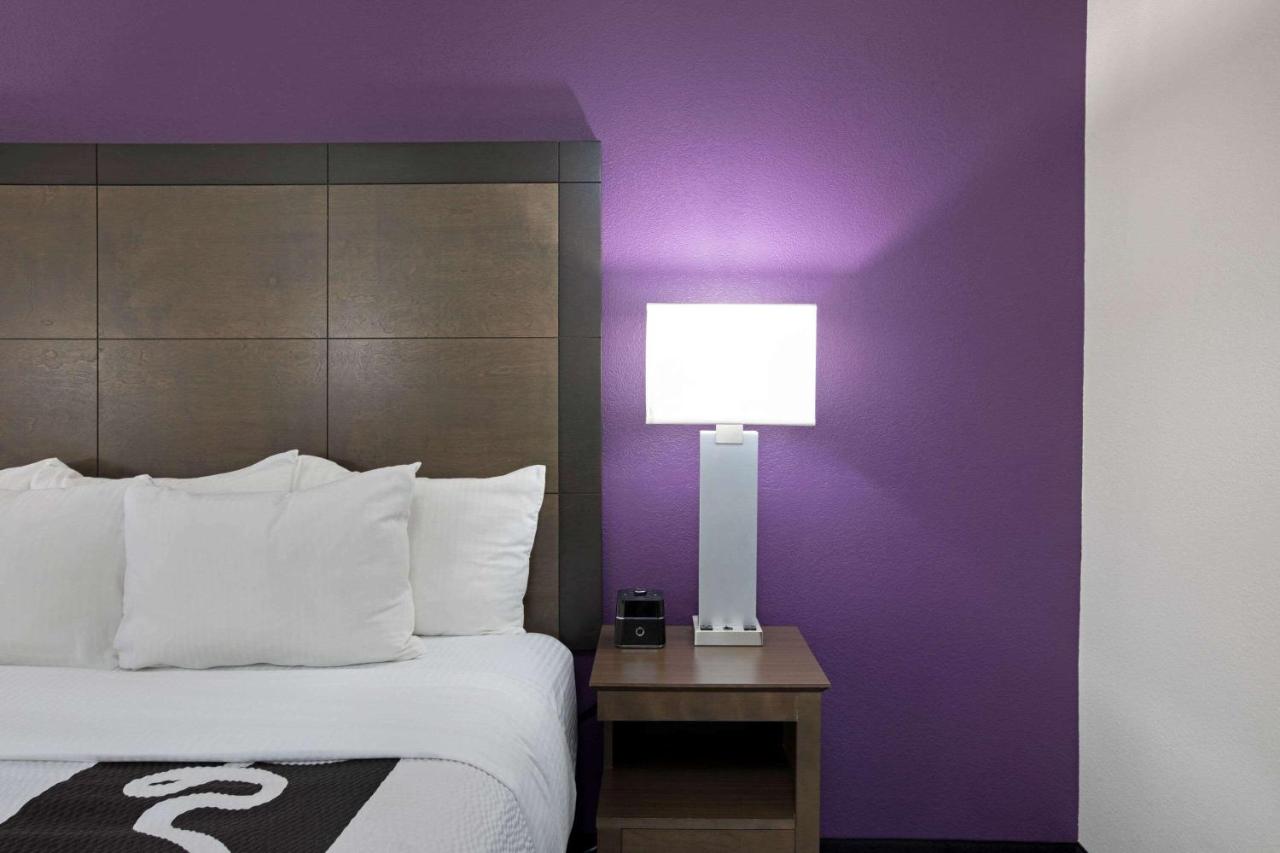 King Room with Sofa Bed at La Quinta Inn & Suites by Wyndham Rancho Cordova Sacramento