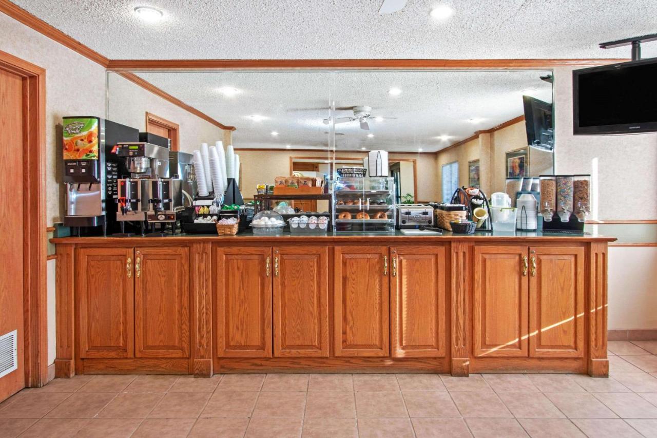 | La Quinta by Wyndham Albuquerque Journal Ctr NW