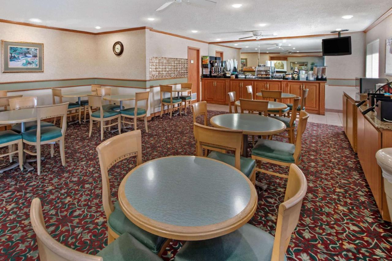 | La Quinta by Wyndham Albuquerque Journal Ctr NW