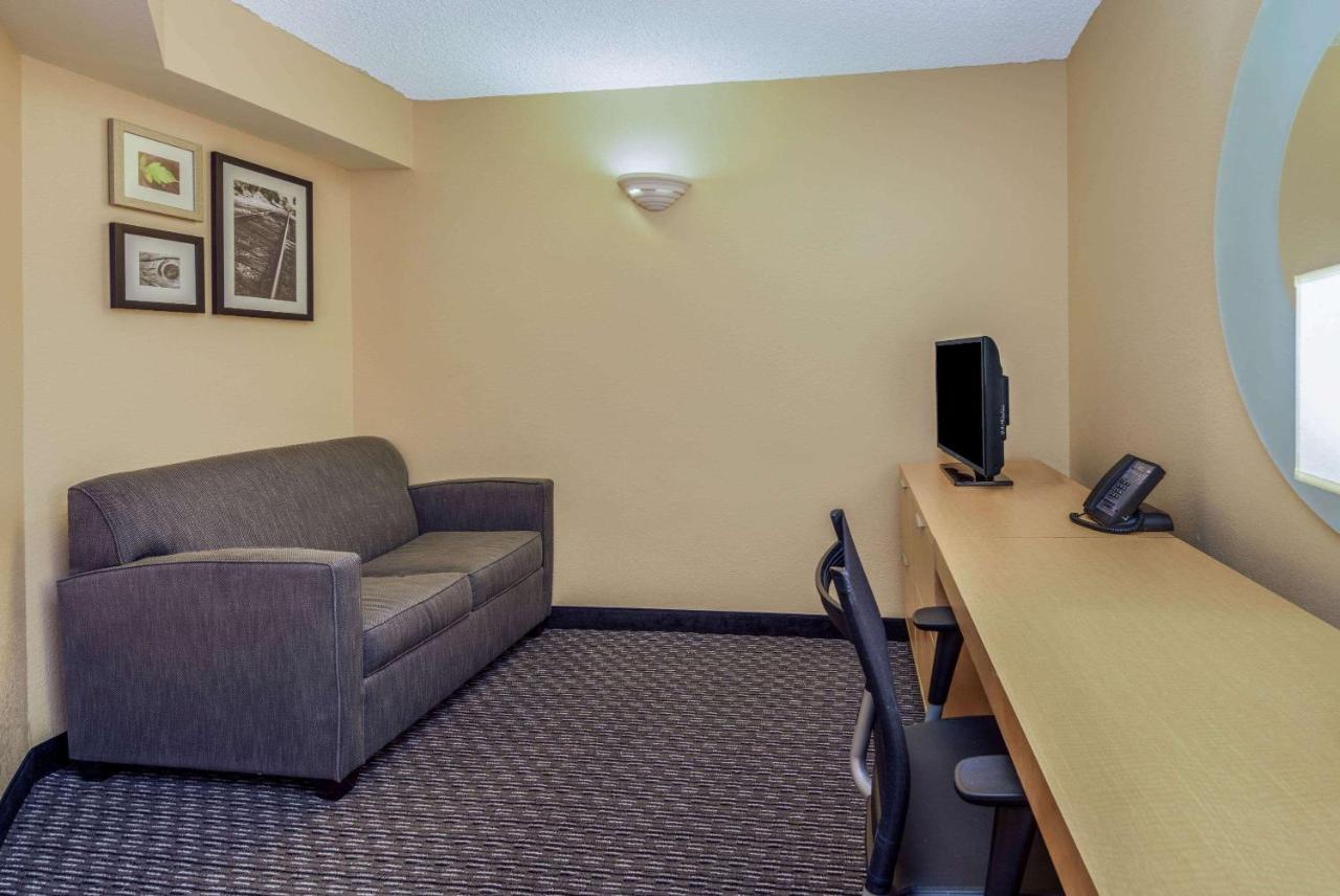 Deluxe Suite with Two Double Beds - Non-Smoking at La Quinta Inn & Suites by Wyndham Naples Downtown