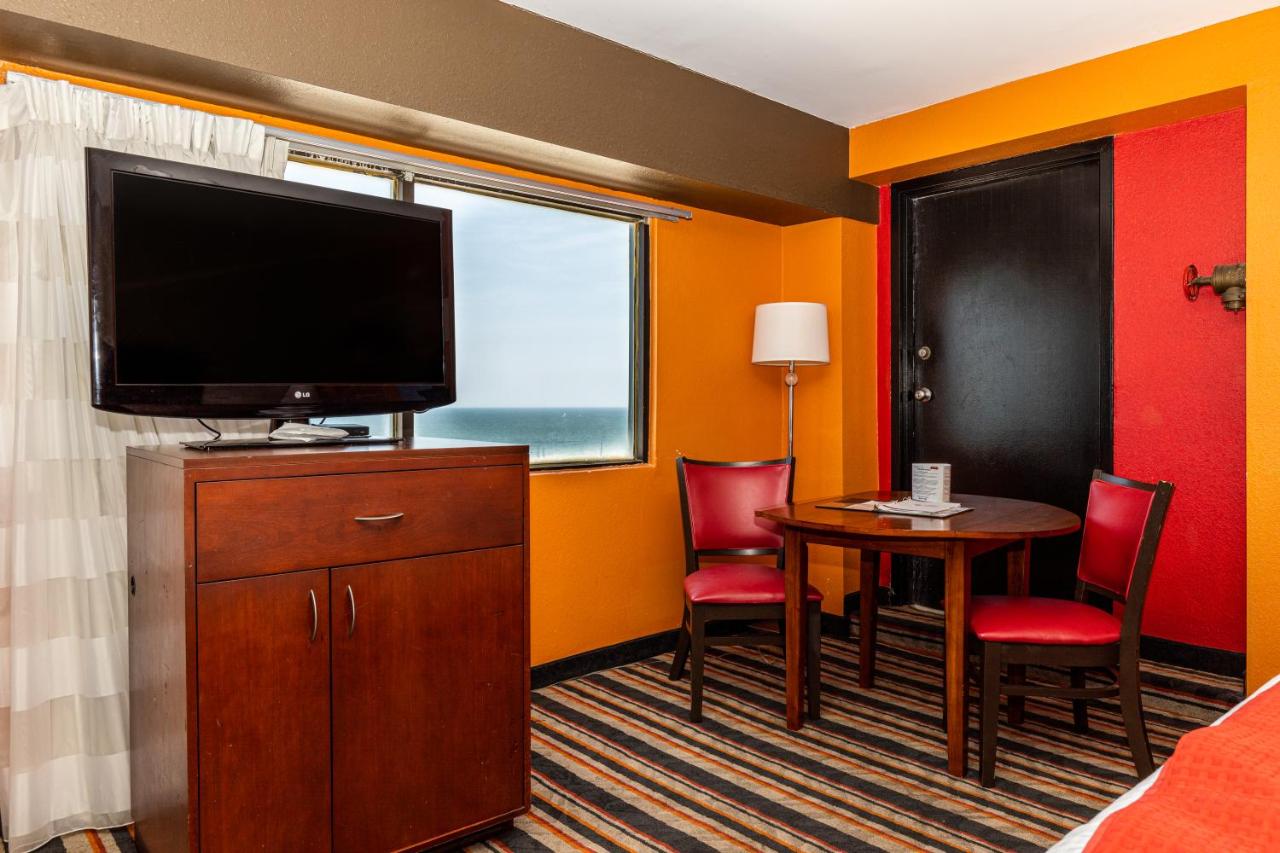 King Room - Non-Smoking at Sandcastle Resort On The Beach