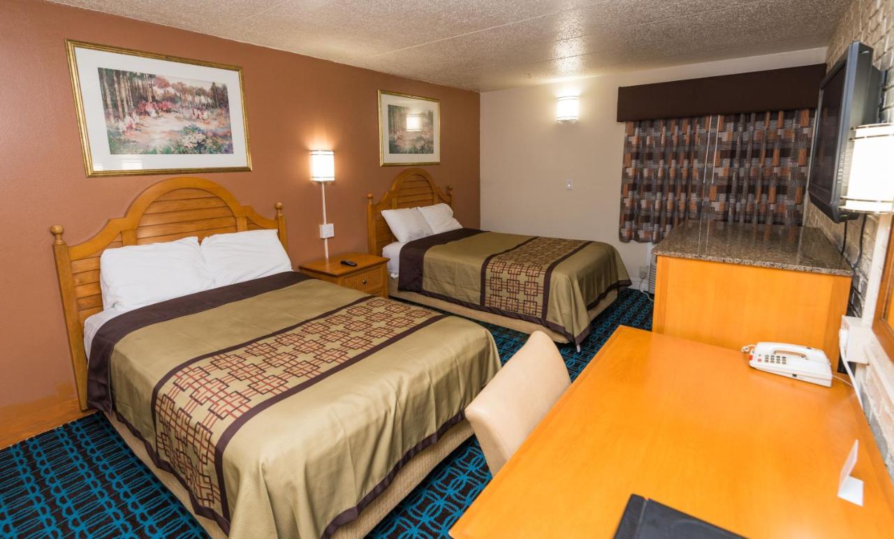 Double Room at Cambridge Inn