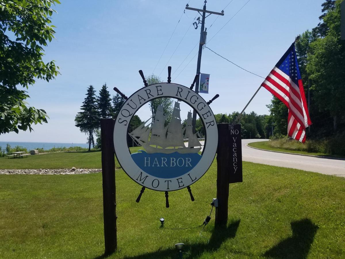 | Square Rigger Harbor Motel