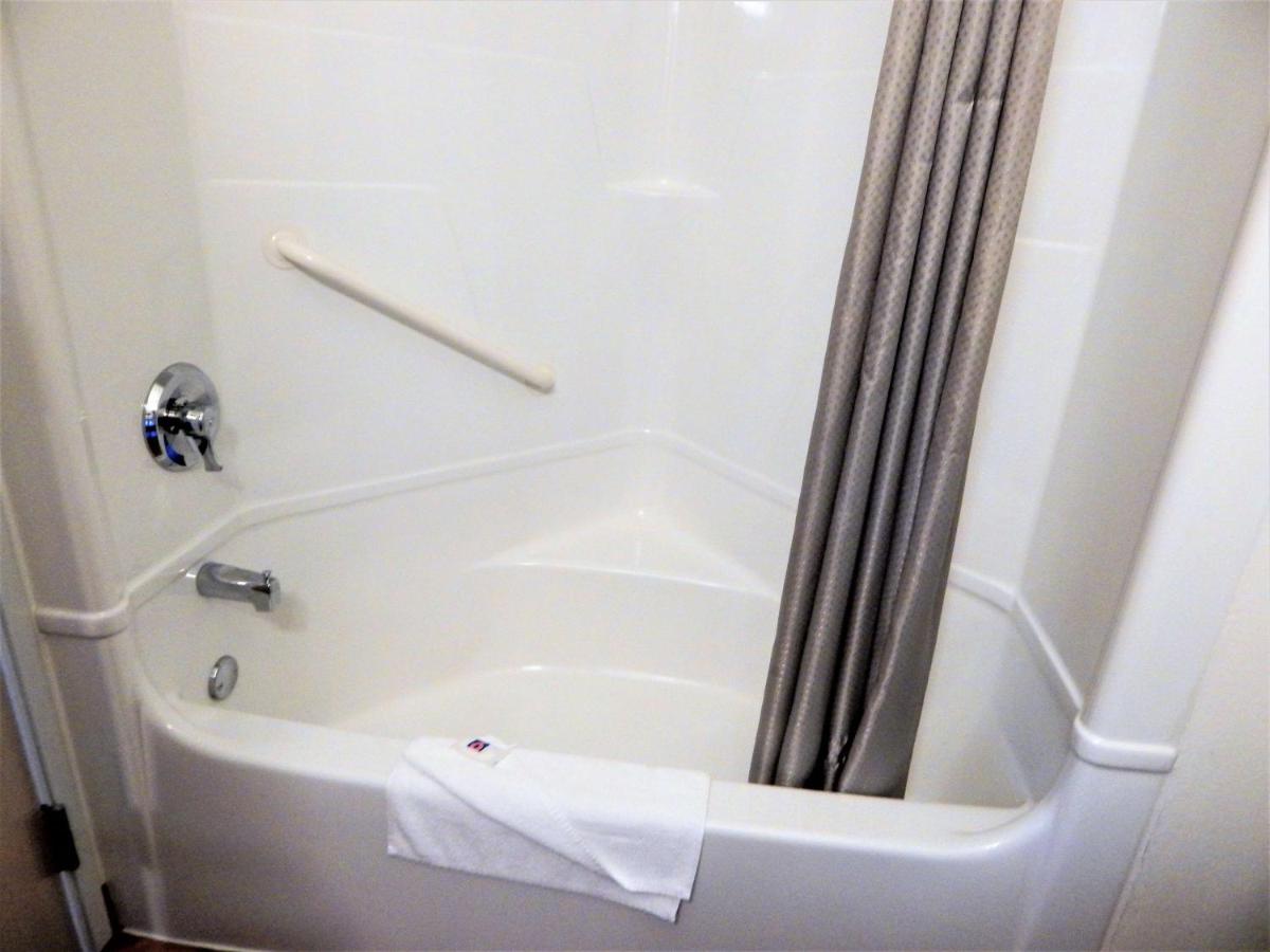 King Suite - Non-Smoking at Baymont Inn & Suites Sheridan