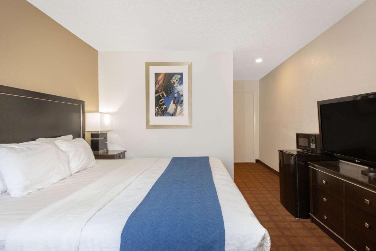 King Room - Non-Smoking at Umpqua Valley Hotel