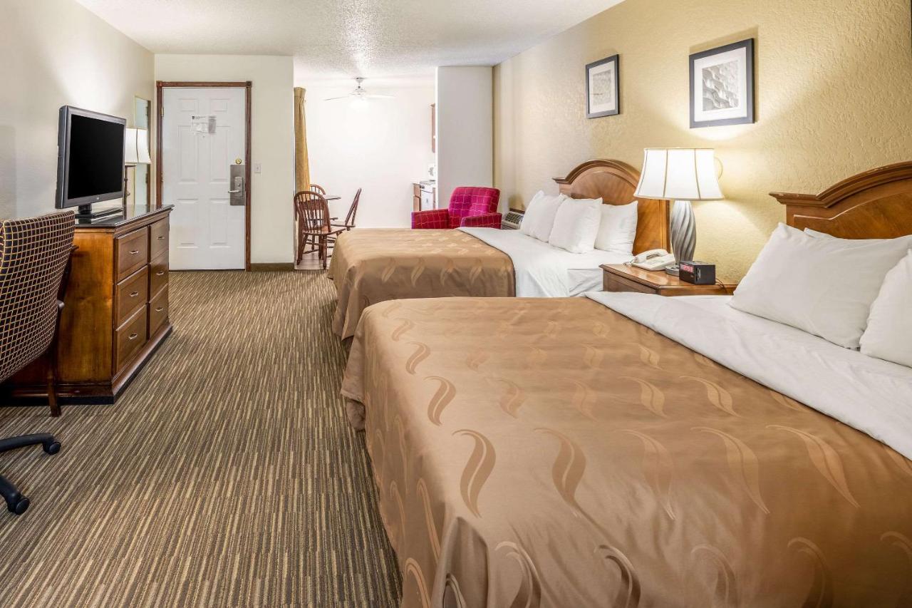 Queen Room with Two Queen Beds - Non Smoking at Quality Inn Keystone near Mount Rushmore