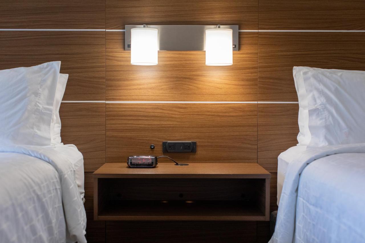 Queen Room with Two Queen Beds at Holiday Inn Express Johnson City by IHG