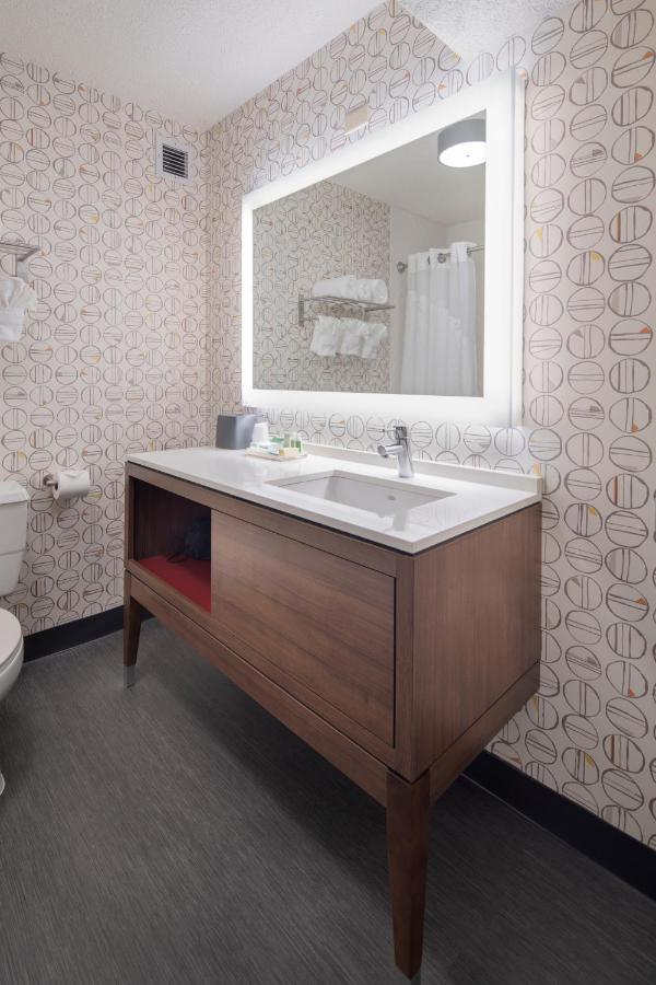 King Room with Mobility Accessible Roll-In Shower - Non-Smoking at Holiday Inn Asheville Biltmore, an IHG Hotel
