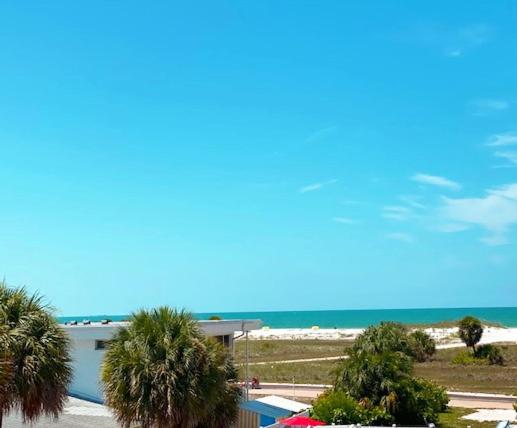 | Voyager Beach Club by Liberte'