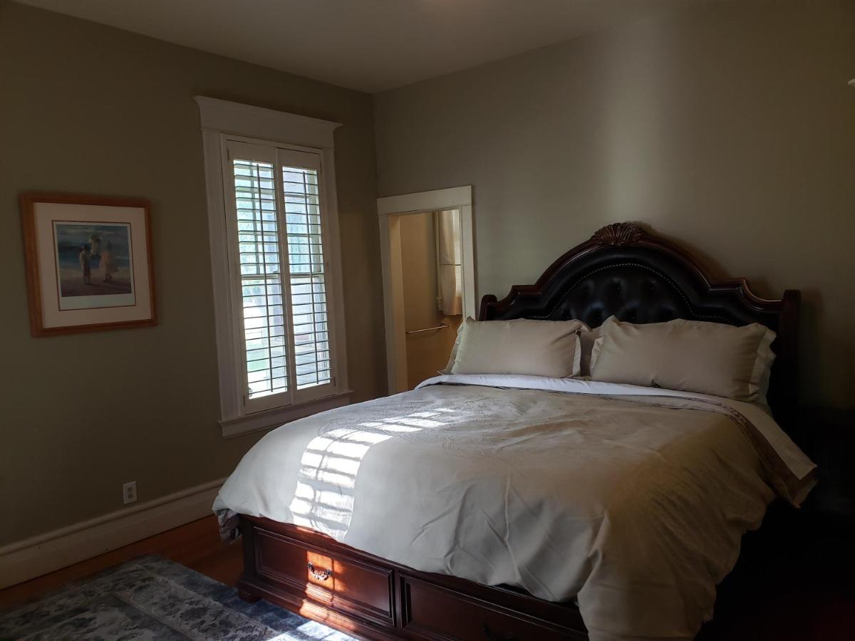 | Iron Horse Inn