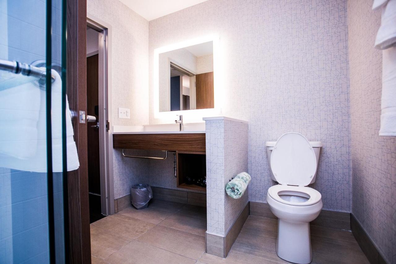 Leisure King Room - Non-Smoking at Holiday Inn Express & Suites Rehoboth Beach by IHG