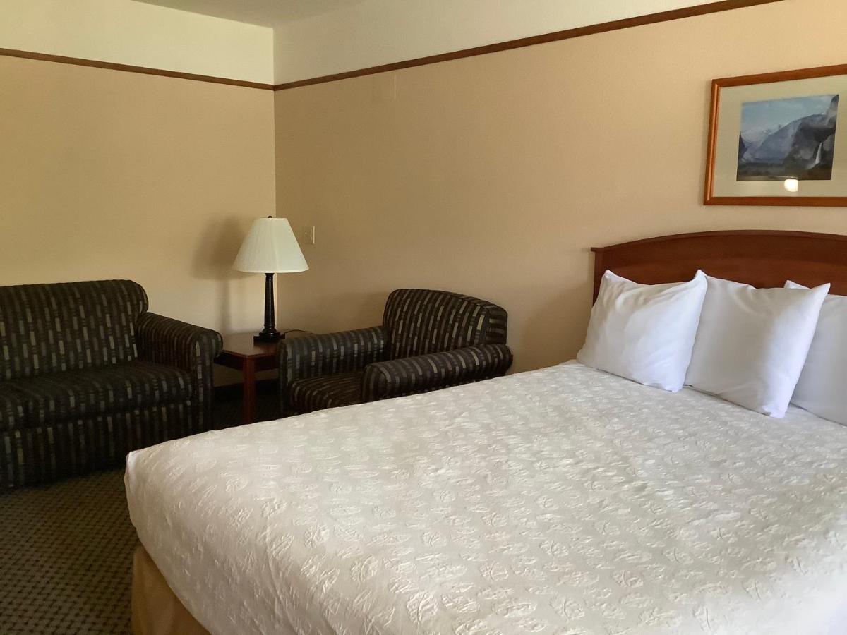 Family Suite at Luxury Inn & Suites