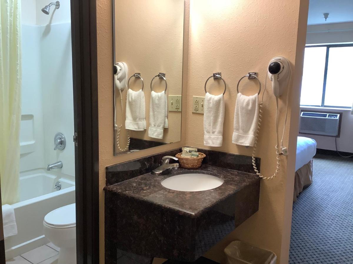 Standard King Room at Luxury Inn & Suites