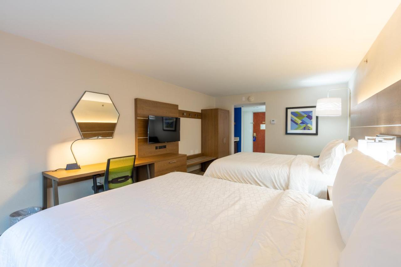 | Holiday Inn Express & Suites Arlington North – Stadium Area, an IHG Hotel