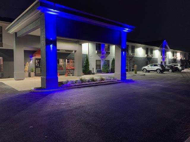  | Days Inn by Wyndham Great Lakes - N. Chicago