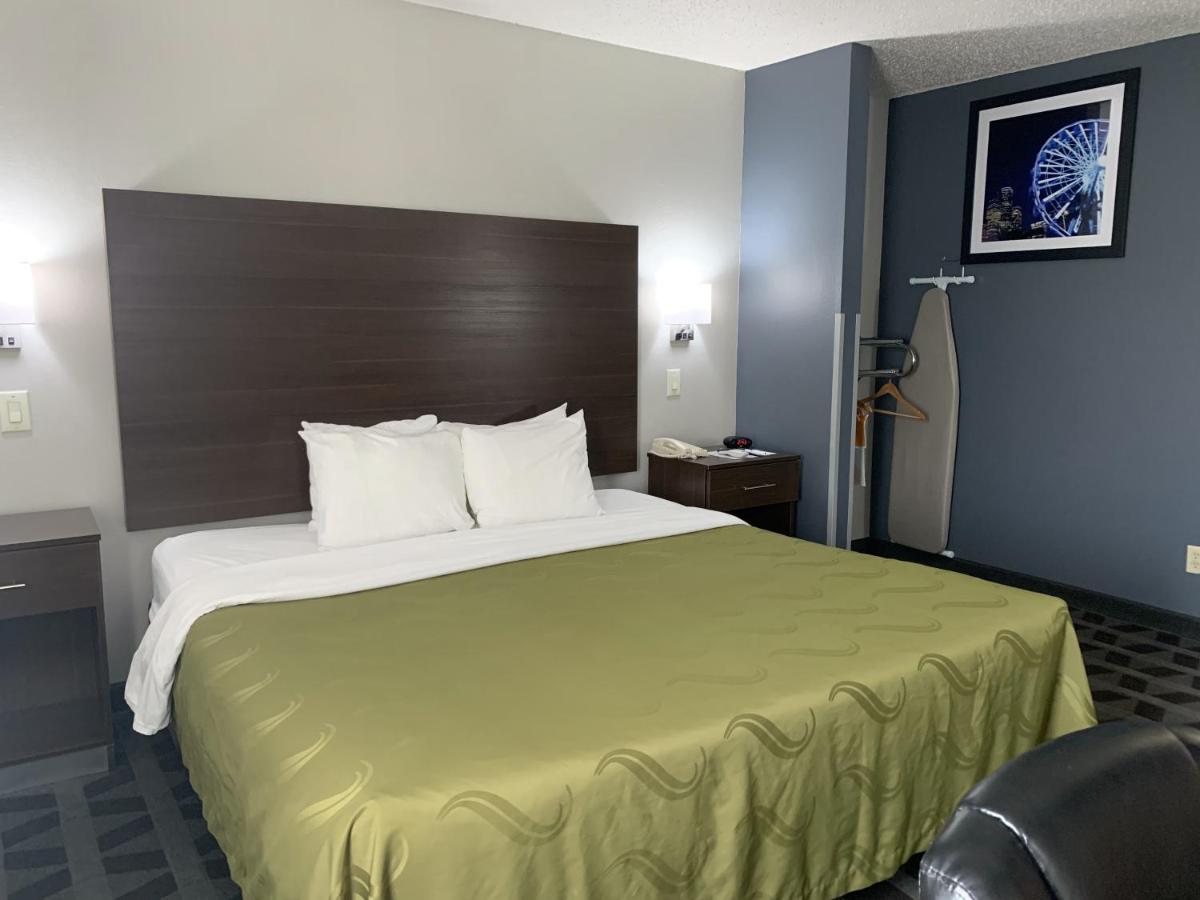 King Suite with Sofa-Bed - Accessible/Non-Smoking at Quality Inn