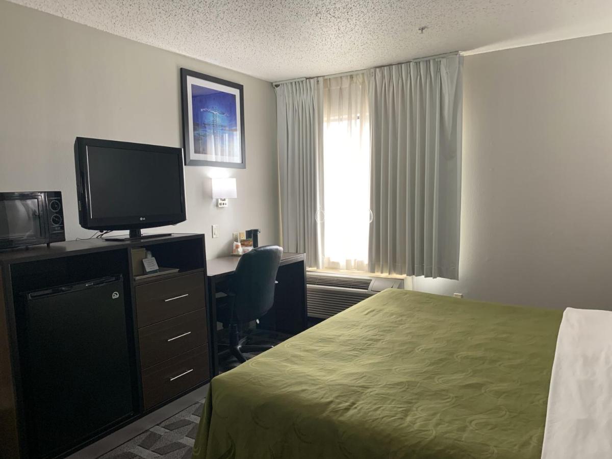 King Suite with Sofa-Bed - Accessible/Non-Smoking at Quality Inn