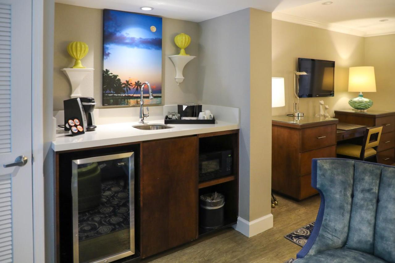 King Suite at Almond Tree Inn Hotel - Adults Only