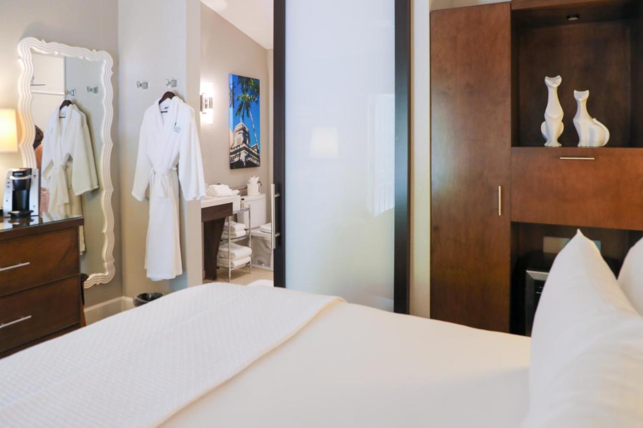 Deluxe Queen Room - Disability Access at Almond Tree Inn Hotel - Adults Only