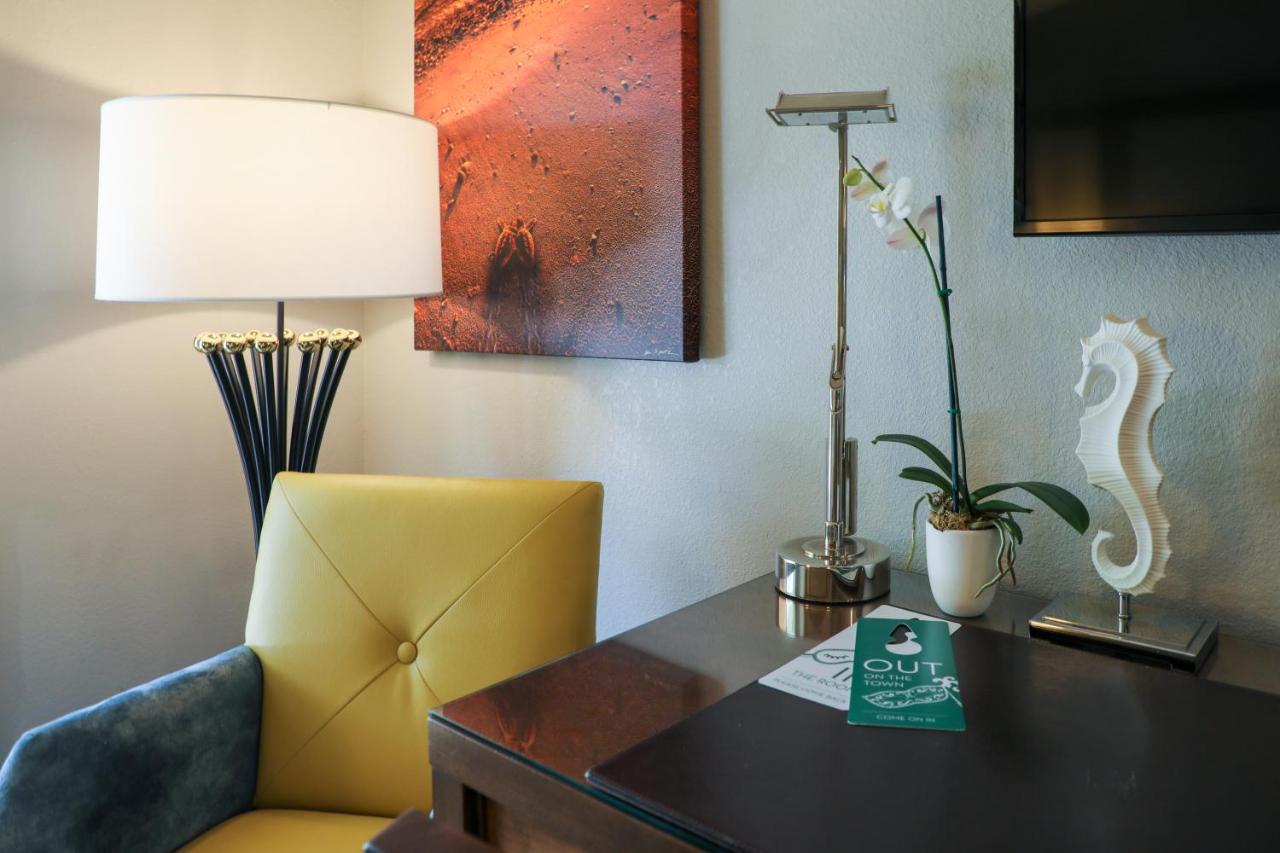 Deluxe King Room at Almond Tree Inn Hotel - Adults Only