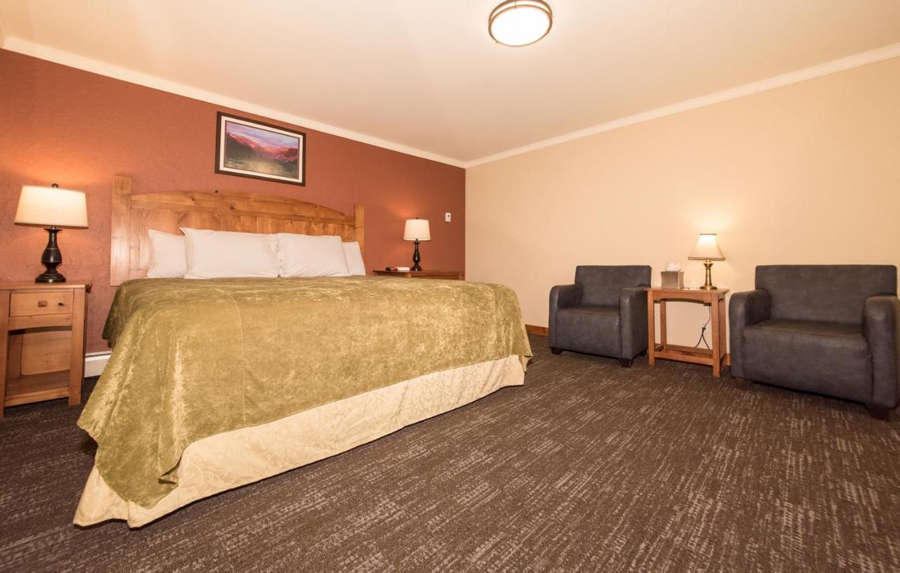  | The Maxwell Inn