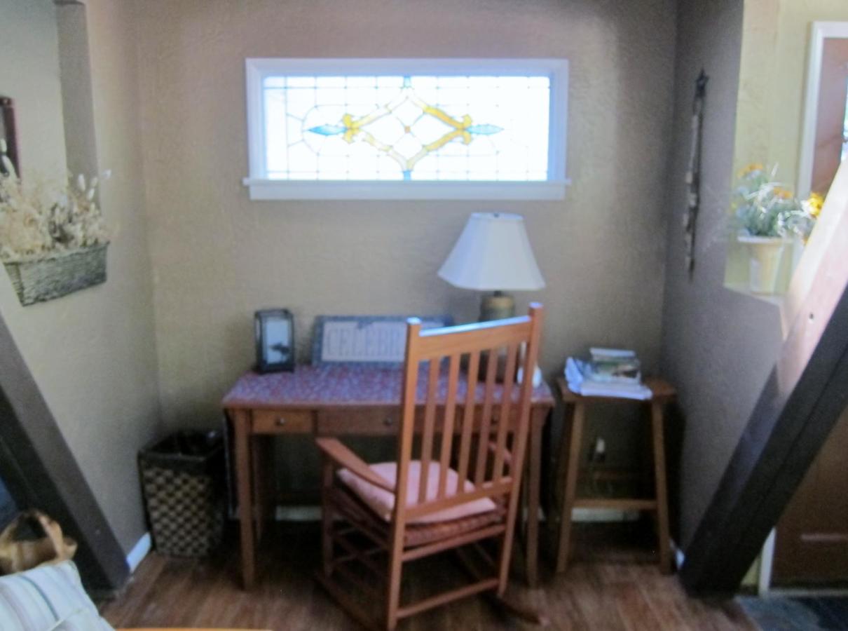 | Always Inn Idyllwild Vacation Cottages