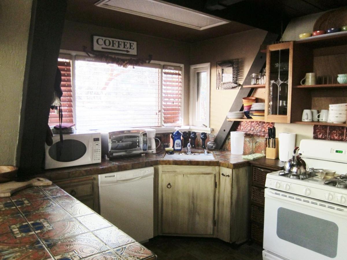| Always Inn Idyllwild Vacation Cottages