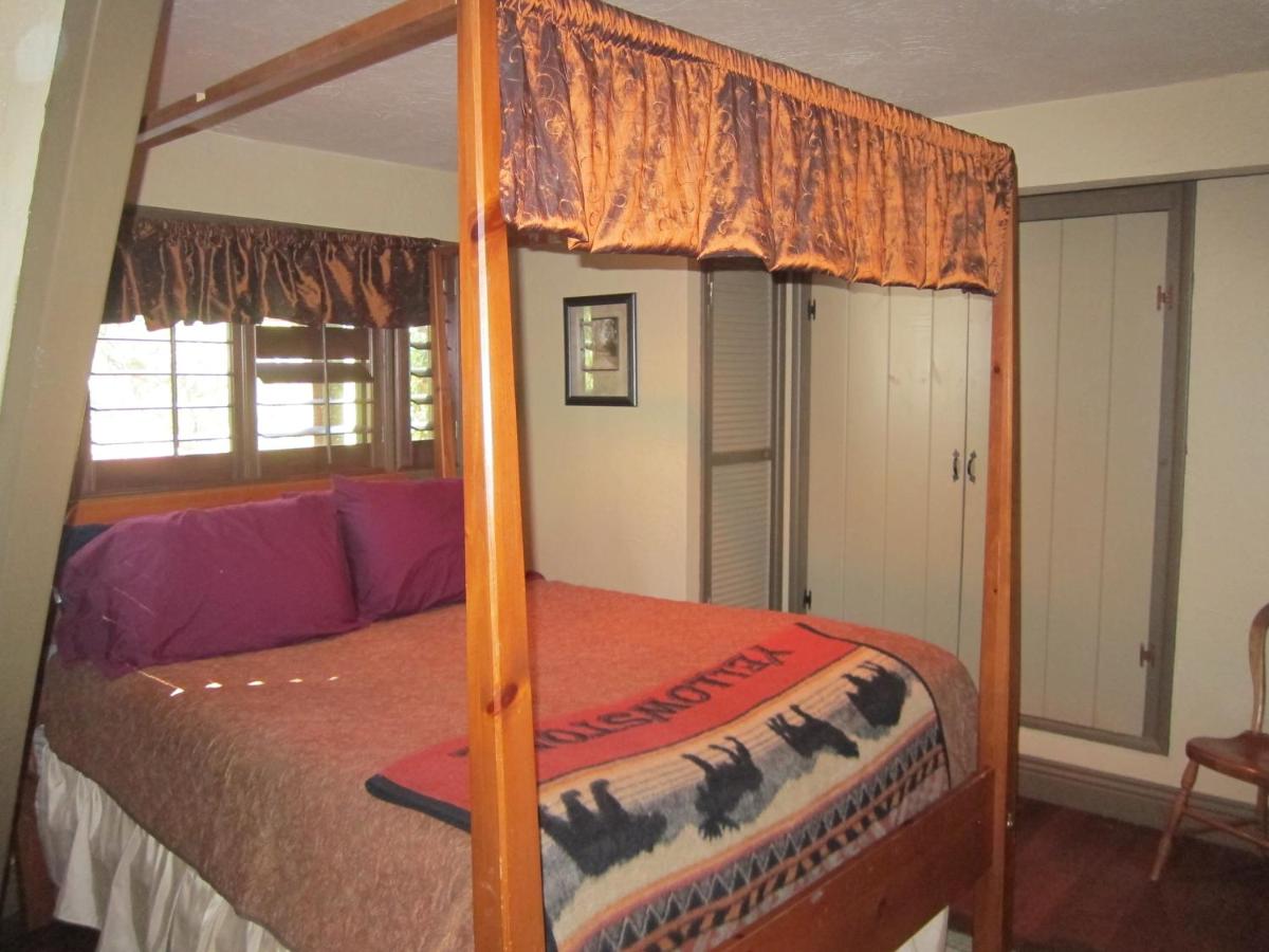 | Always Inn Idyllwild Vacation Cottages