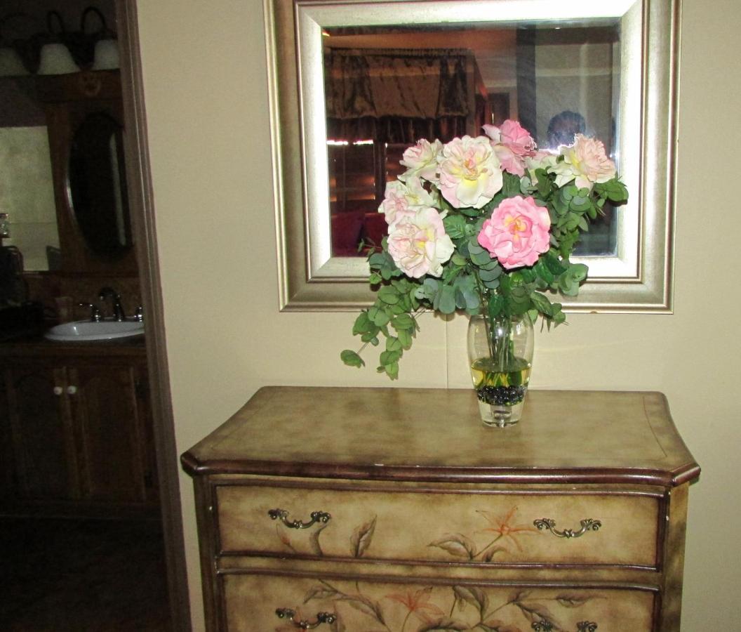 | Always Inn Idyllwild Vacation Cottages