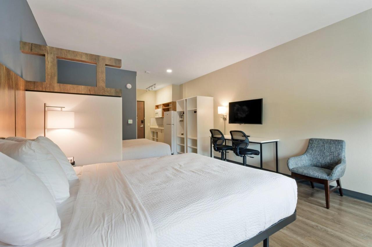 Ideal Studio with Two Queen Beds - Non-Smoking at Extended Stay America Premier Suites Austin Austin Airport