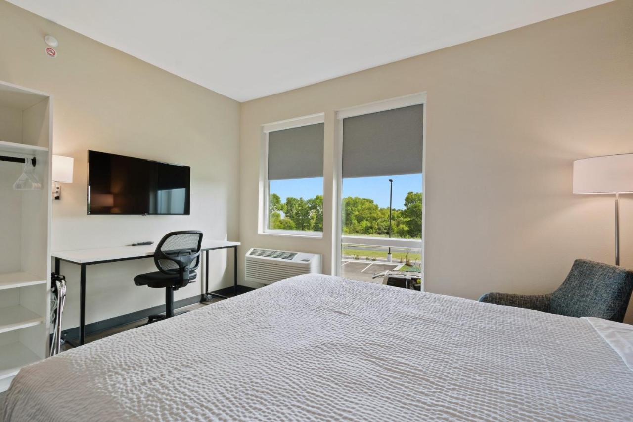 Standard Studio Queen Room - Non-Smoking at Extended Stay America Premier Suites Austin Austin Airport