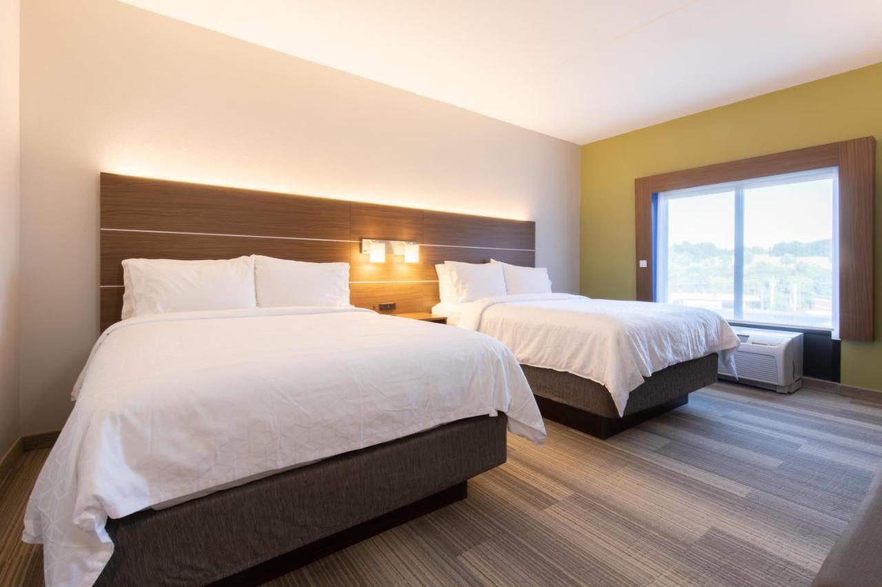 Double Suite - Mobility Access Tub/Non-Smoking at Holiday Inn Express Johnson City by IHG