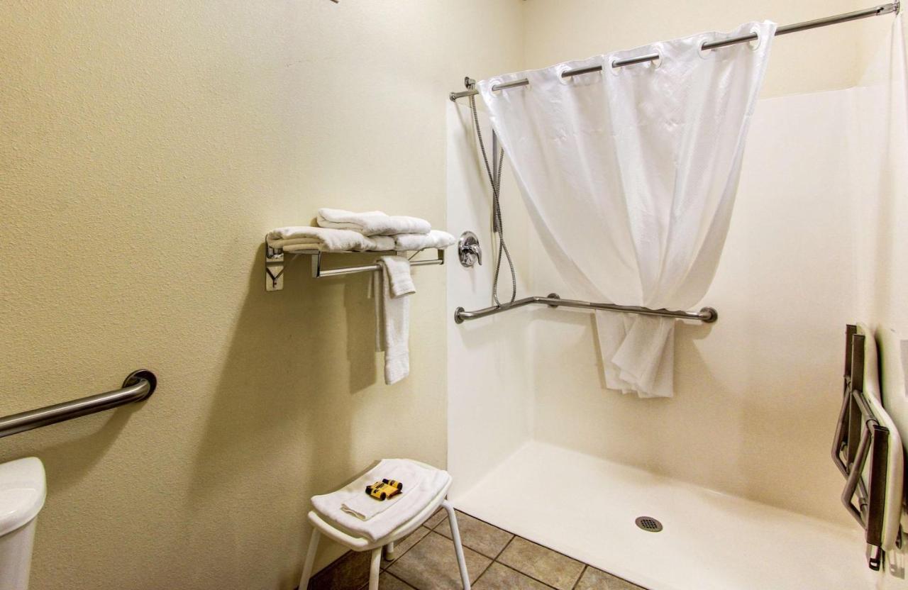 | Best Western Plus Vancouver Mall Dr. Hotel & Suites