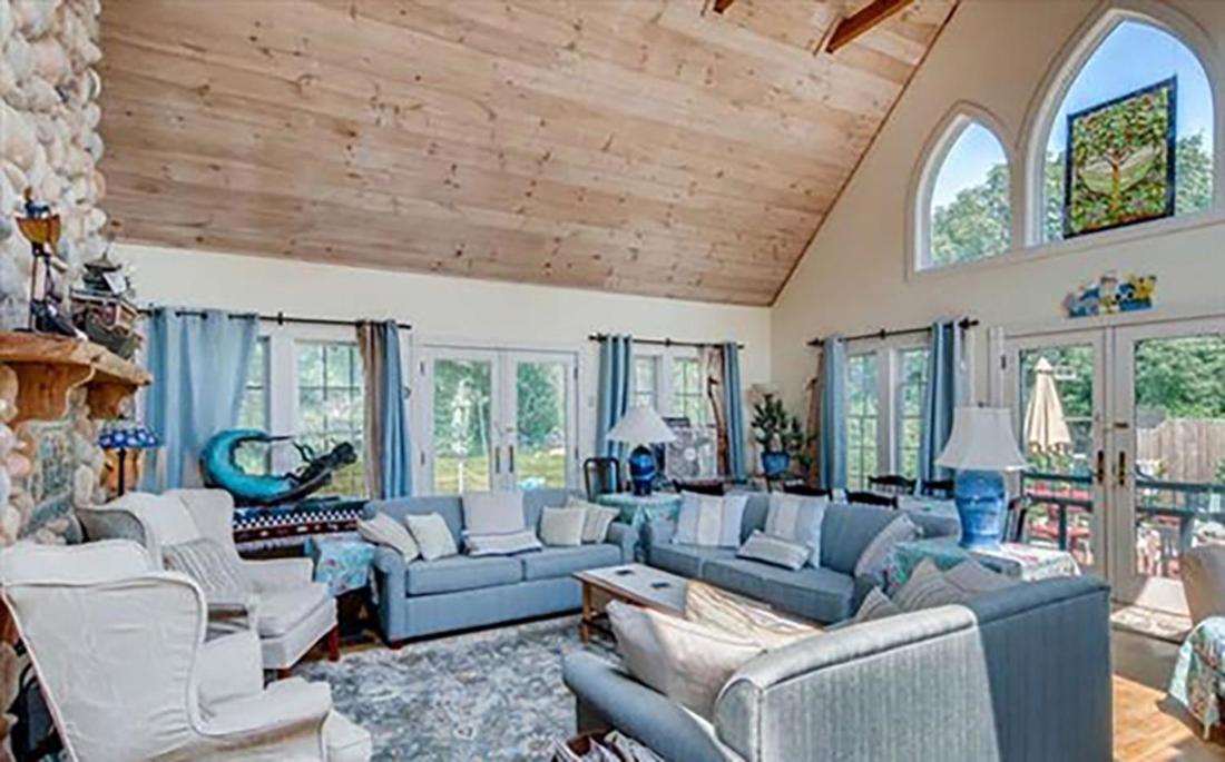 | West Tisbury Inn
