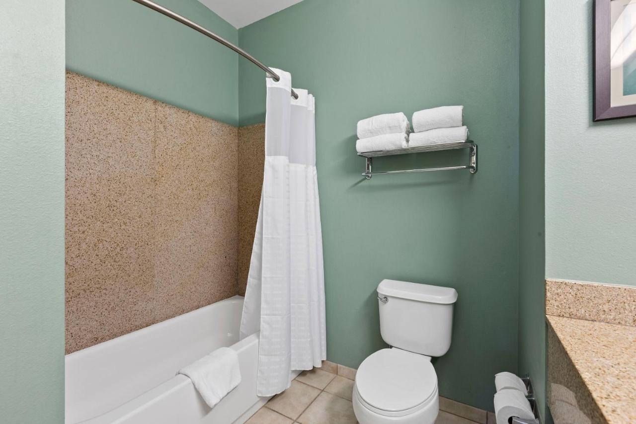 One Bedroom Suite - 1 King Bed Non-Smoking at Extended Stay America Premier Suites Lakeland I4
