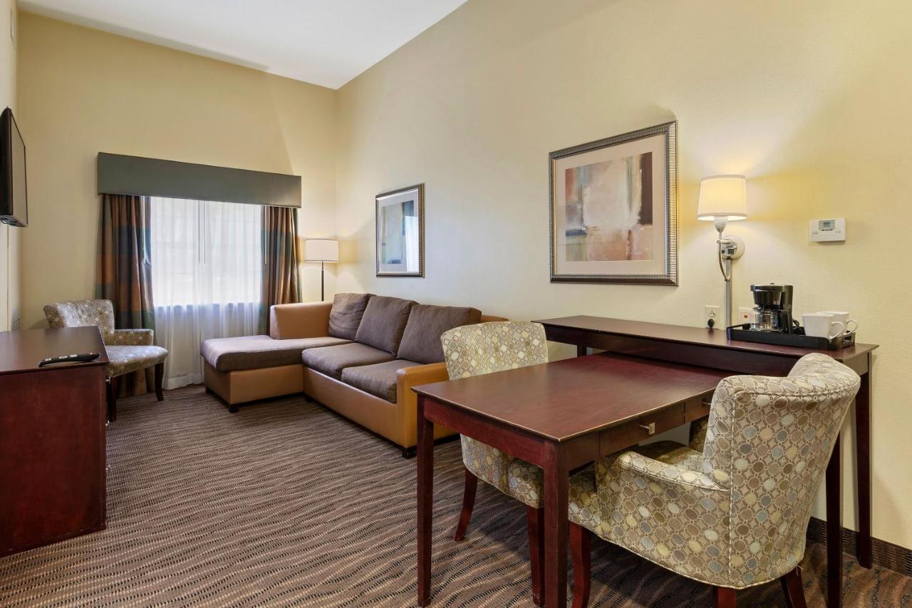 One Bedroom Suite - 1 King Bed Non-Smoking at Extended Stay America Premier Suites Lakeland I4