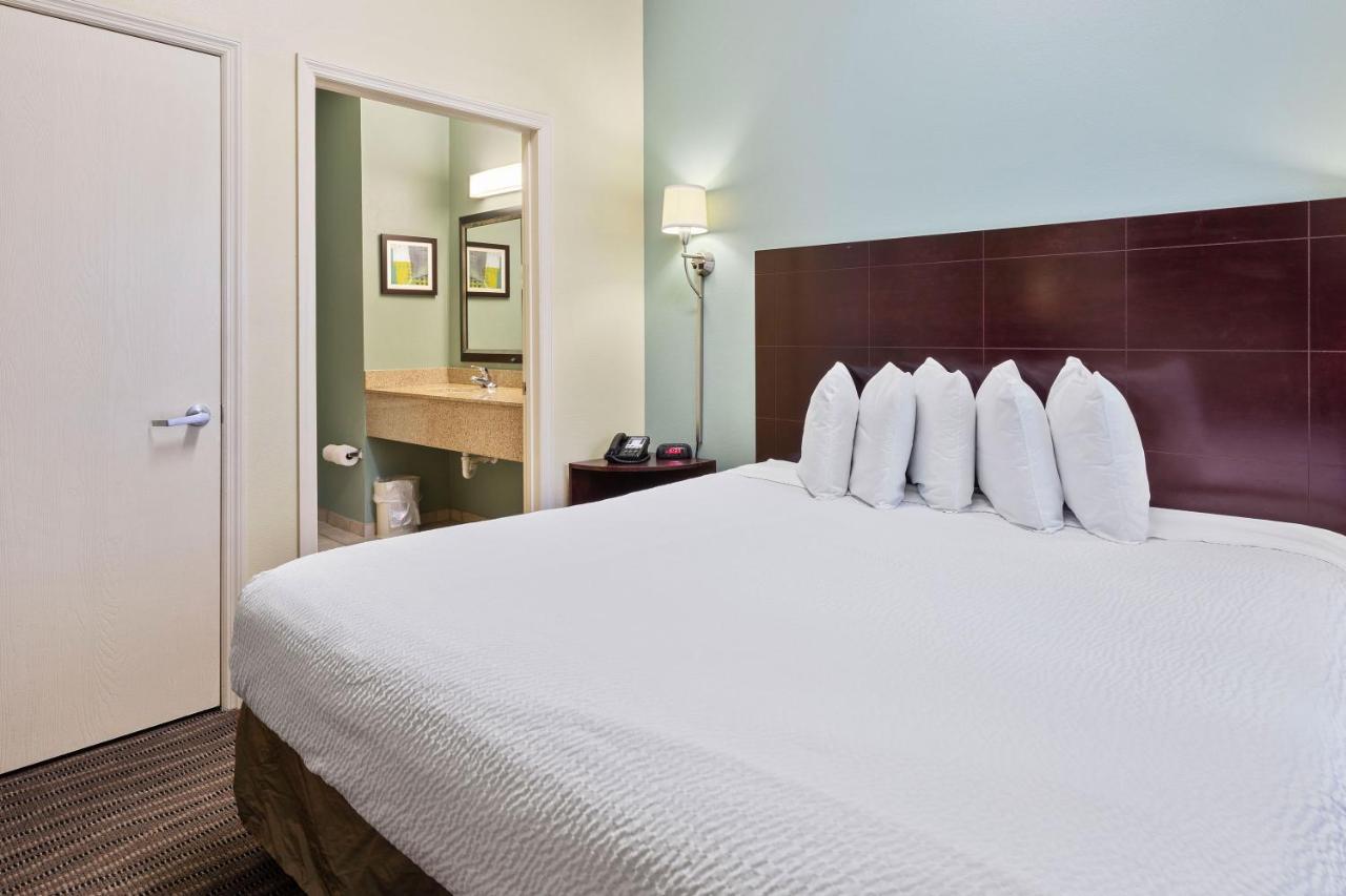 One Bedroom Suite - 1 King Bed Non-Smoking at Extended Stay America Premier Suites Lakeland I4